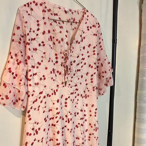 Cute poppy mini dress - tiered bell sleeves - Picture 1 of 4